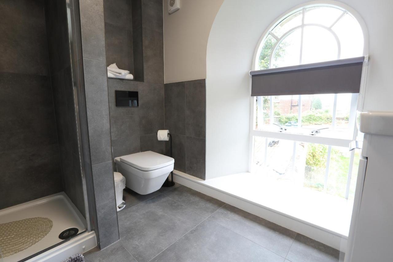 The Breathe Residence Rhyl Extérieur photo